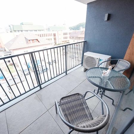 Brand New Luxury Apartment In The Heart Of Braşov Esterno foto