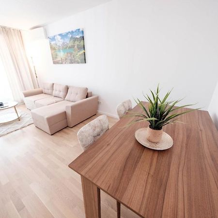 Brand New Luxury Apartment In The Heart Of Braşov Esterno foto