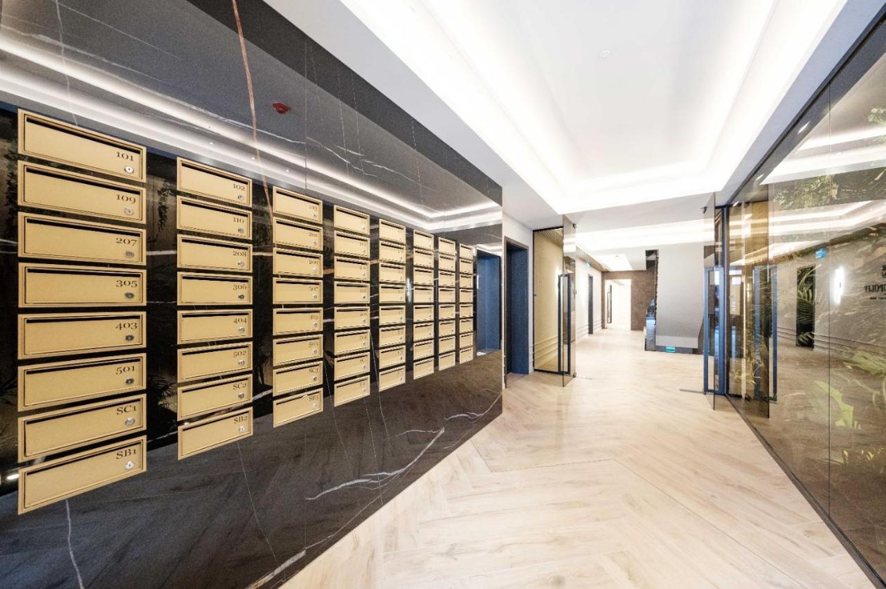 Brand New Luxury Apartment In The Heart Of Braşov Esterno foto