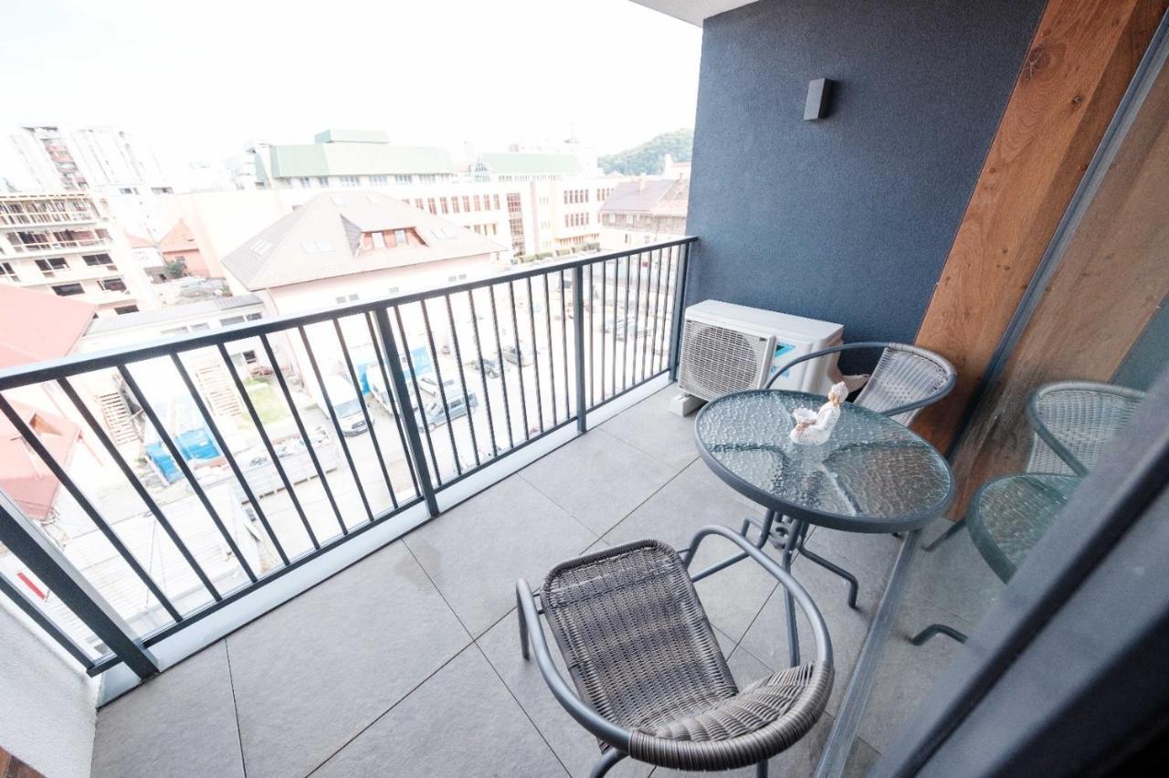 Brand New Luxury Apartment In The Heart Of Braşov Esterno foto