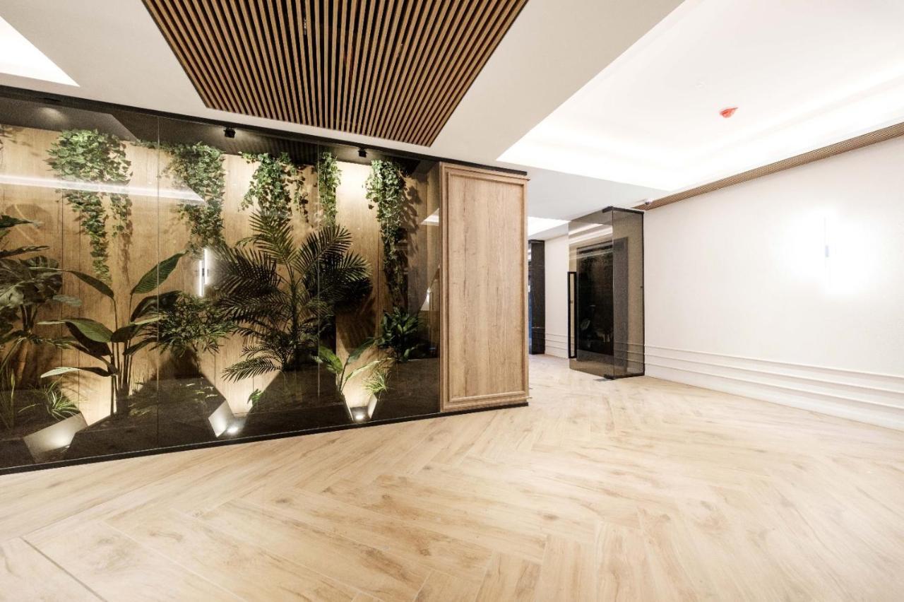 Brand New Luxury Apartment In The Heart Of Braşov Esterno foto