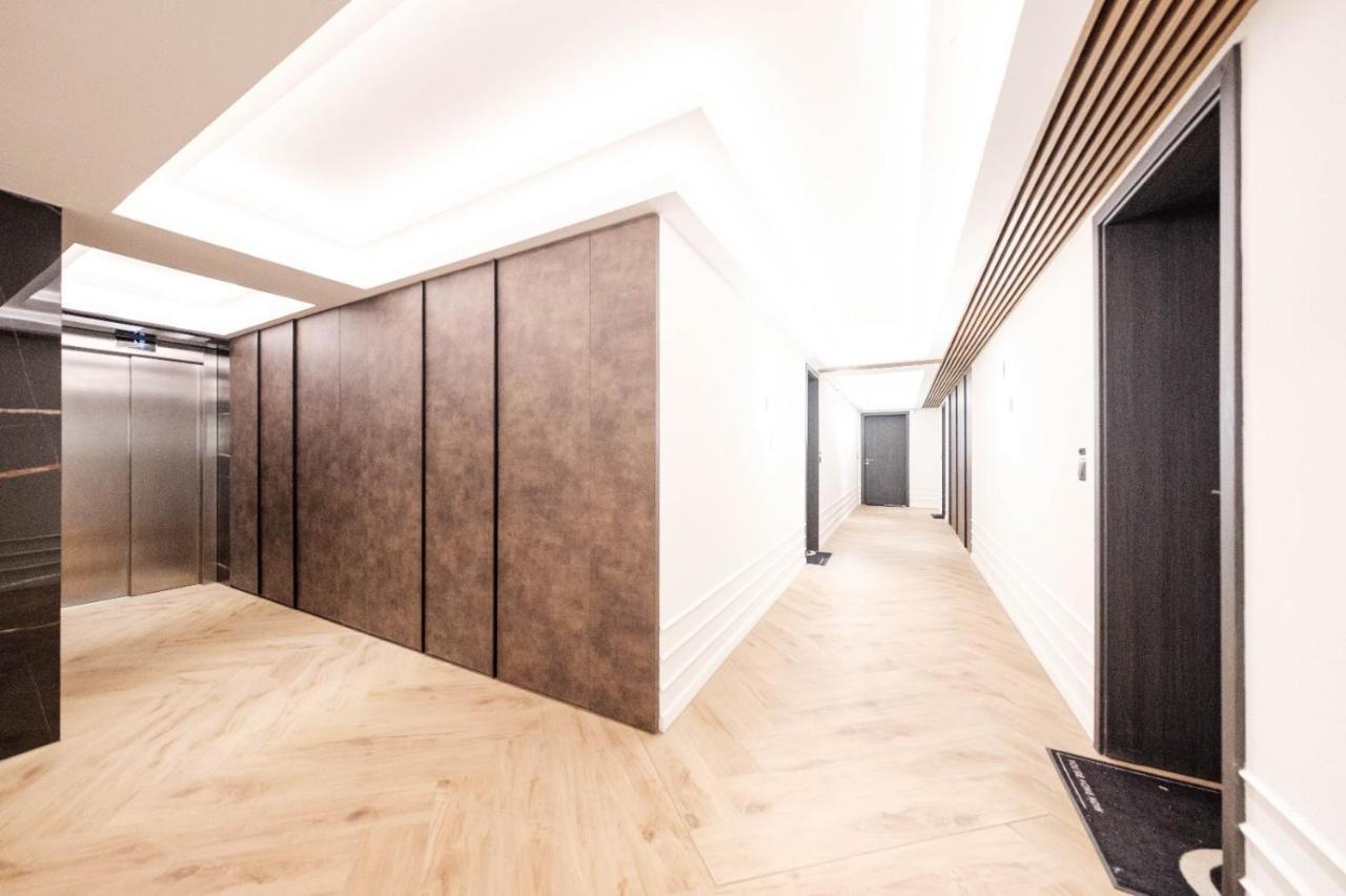 Brand New Luxury Apartment In The Heart Of Braşov Esterno foto
