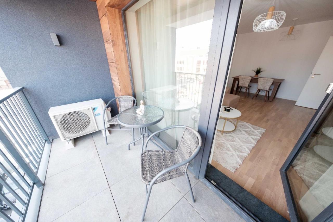 Brand New Luxury Apartment In The Heart Of Braşov Esterno foto