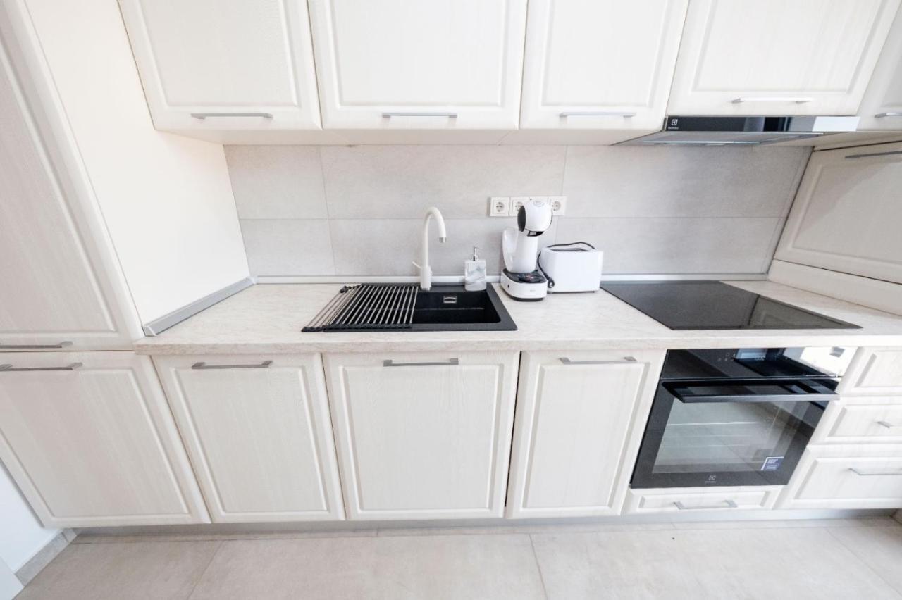 Brand New Luxury Apartment In The Heart Of Braşov Esterno foto